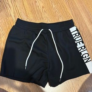 NWT True religion size large black and white shorts